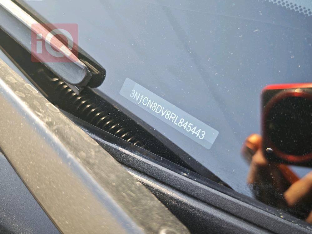 نيسان فيرسا